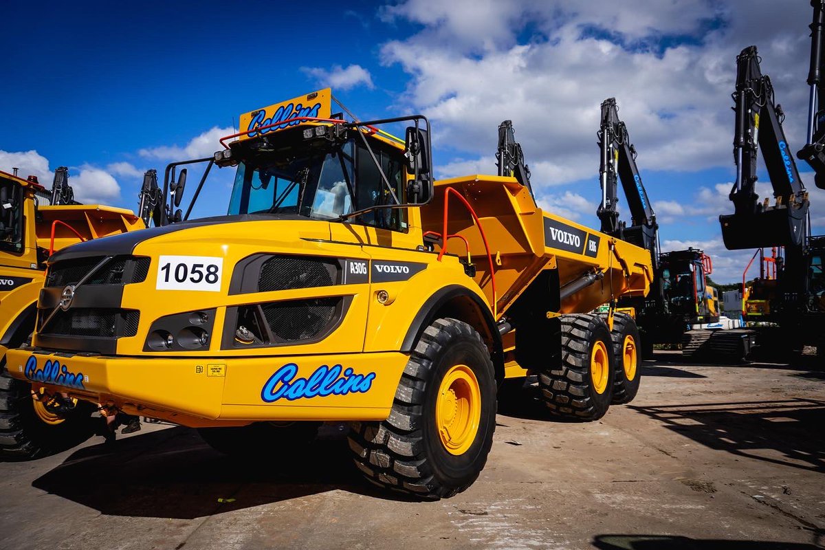 collinstraining's tweet photo. Delivery day🤩

6x Volvo 220, 3x Volvo A30, 2x CAT D5, 1x Bomag Roller &amp; 1x Volvo 250 Hybrid.

“We’re not here to take part…” https://t.co/UrOTjZJjpJ