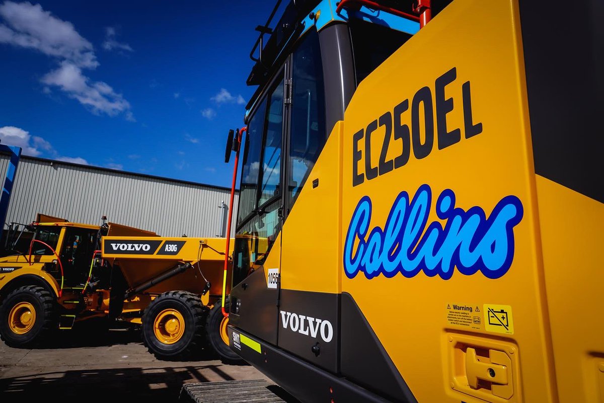collinstraining's tweet photo. Delivery day🤩

6x Volvo 220, 3x Volvo A30, 2x CAT D5, 1x Bomag Roller &amp; 1x Volvo 250 Hybrid.

“We’re not here to take part…” https://t.co/UrOTjZJjpJ