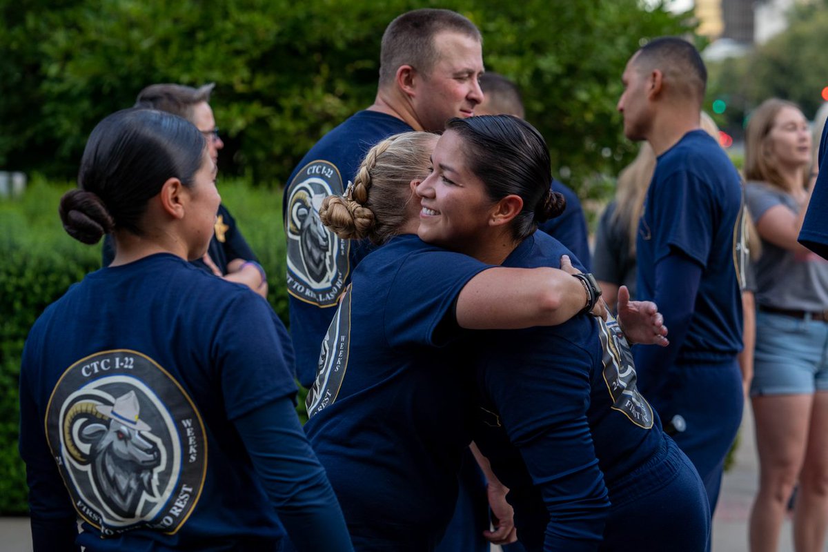 CHPCommissioner's tweet photo. In their final days of training, our cadets take part in a 5-mile run from the CHP Academy to the CA Peace Officers' Memorial. This tradition allows them to pay tribute to the more than 1,600 members of CA law enforcement who've sacrificed their lives in the line of duty. https://t.co/AMI571YhEw