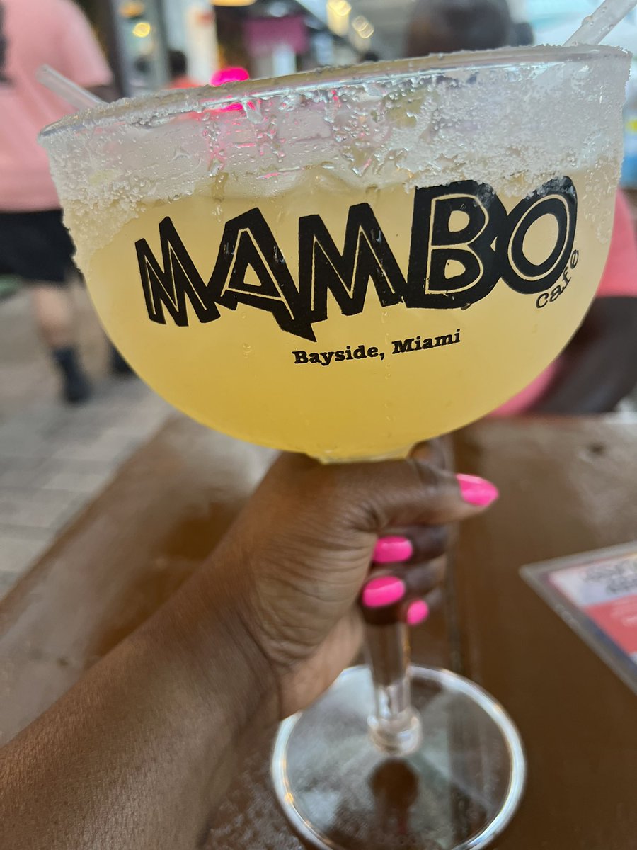 MrsDeeMWorld's tweet photo. Obey your thirst!   #HumpDayVibes https://t.co/o8w7moeSxO