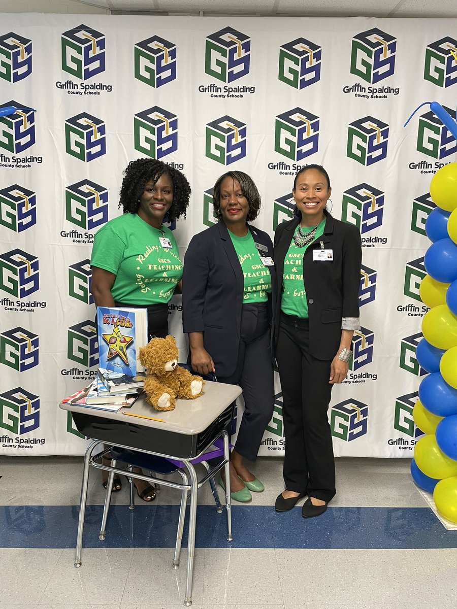 GSCS_ELA's tweet image. DAY 1 in @GriffinSpalding! Happy #FDOS students and staff! 💚💙