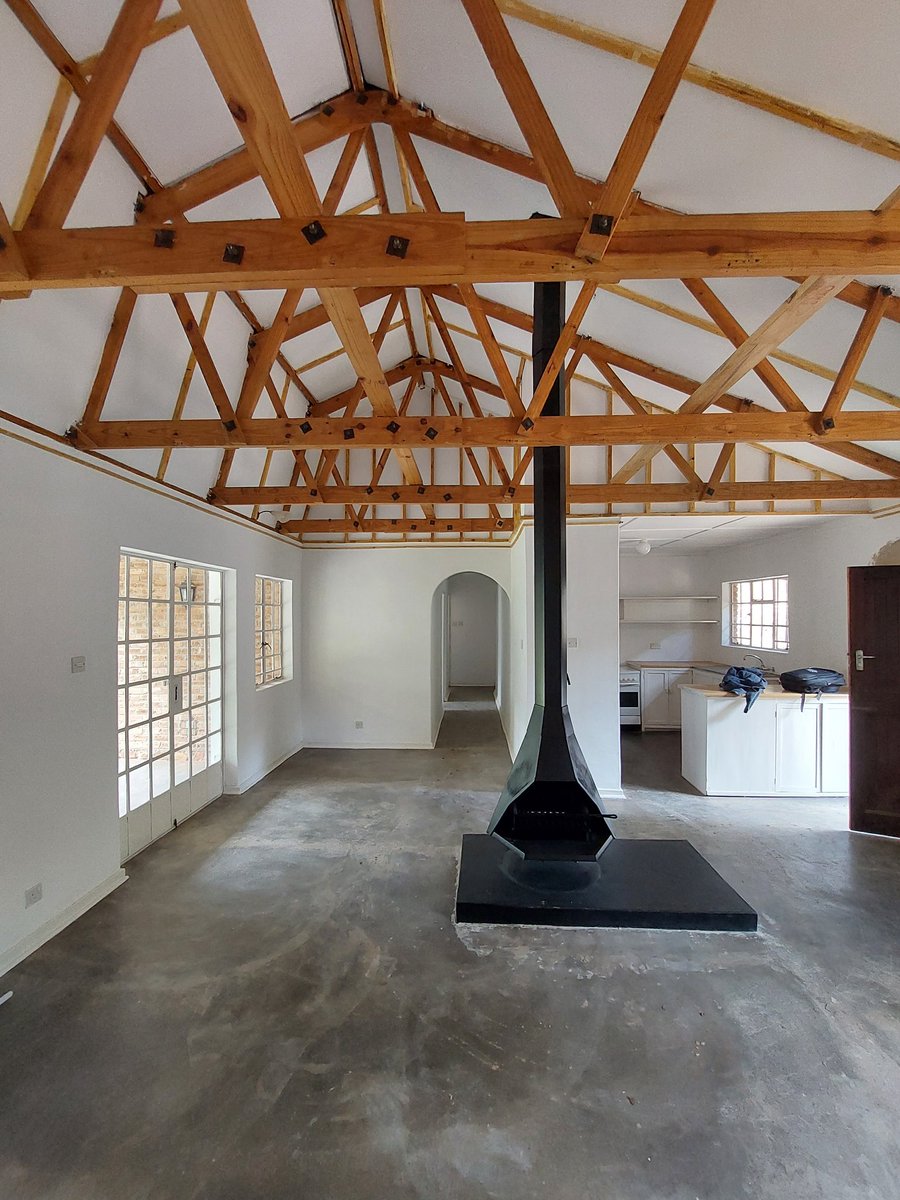 Sarutheone's tweet photo. Snippets of houses available for booking in the Eastern Highlands for the long weekend...
#HiddenEscapes https://t.co/02cLbNd02Z