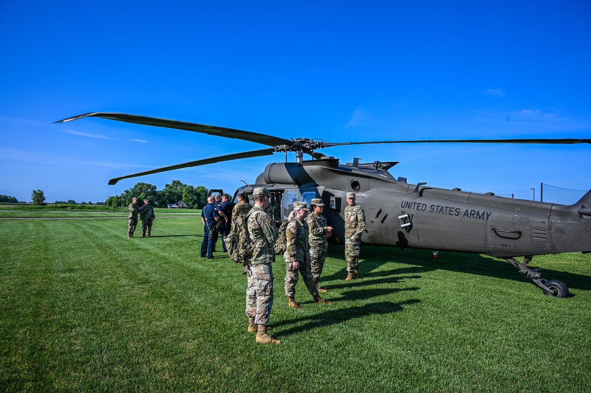 CityofWestfield's tweet photo. Salute to Service Day 🇺🇸at @Colts Training Camp at @GrandParkSports                                  

Today we celebrate all who serve and thank you for your service! @WestfieldFire @WestfieldPolice @NationalGuardIN   

#SalutetoServiceDay #ColtsTrainingCamp #GrandParkSports https://t.co/h3JgOHoKA1