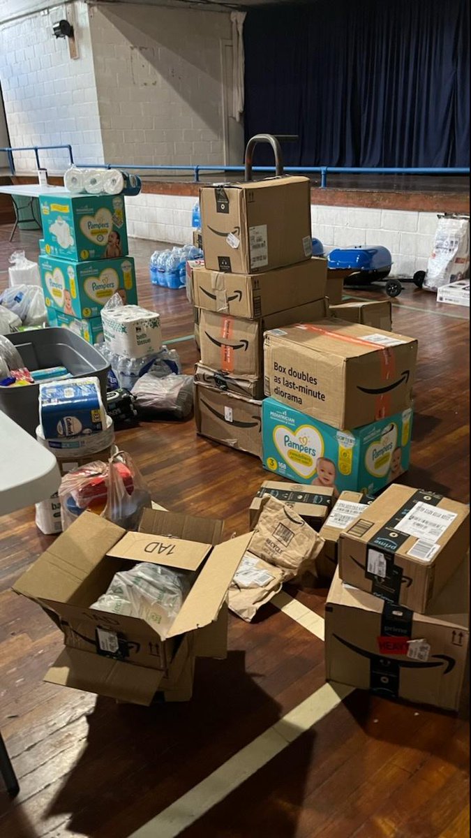 SHagans1's tweet photo. Thanks to all who are contributing to the ongoing efforts in EKY.  Donations are still being accepted at the Old Carr Creek HS/Carr Creek Center. #CCRF #606Proud #LearnGrowPersevere https://t.co/aE2WyeVfXO