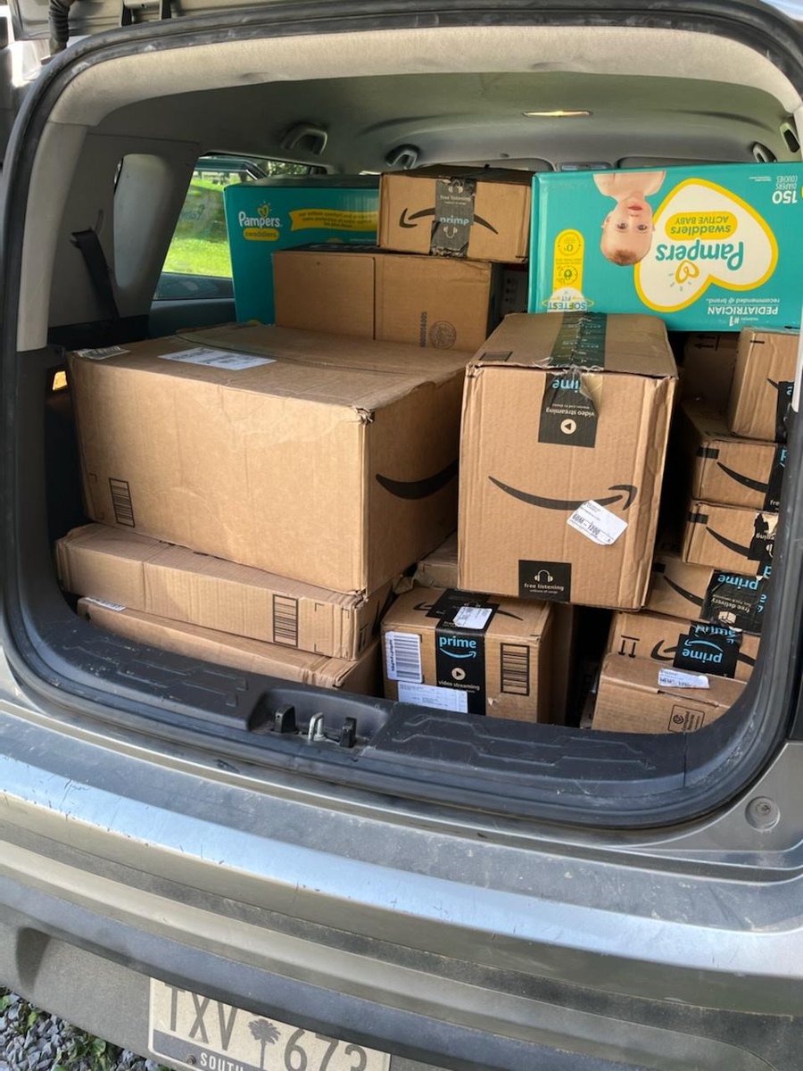 SHagans1's tweet photo. Thanks to all who are contributing to the ongoing efforts in EKY.  Donations are still being accepted at the Old Carr Creek HS/Carr Creek Center. #CCRF #606Proud #LearnGrowPersevere https://t.co/aE2WyeVfXO