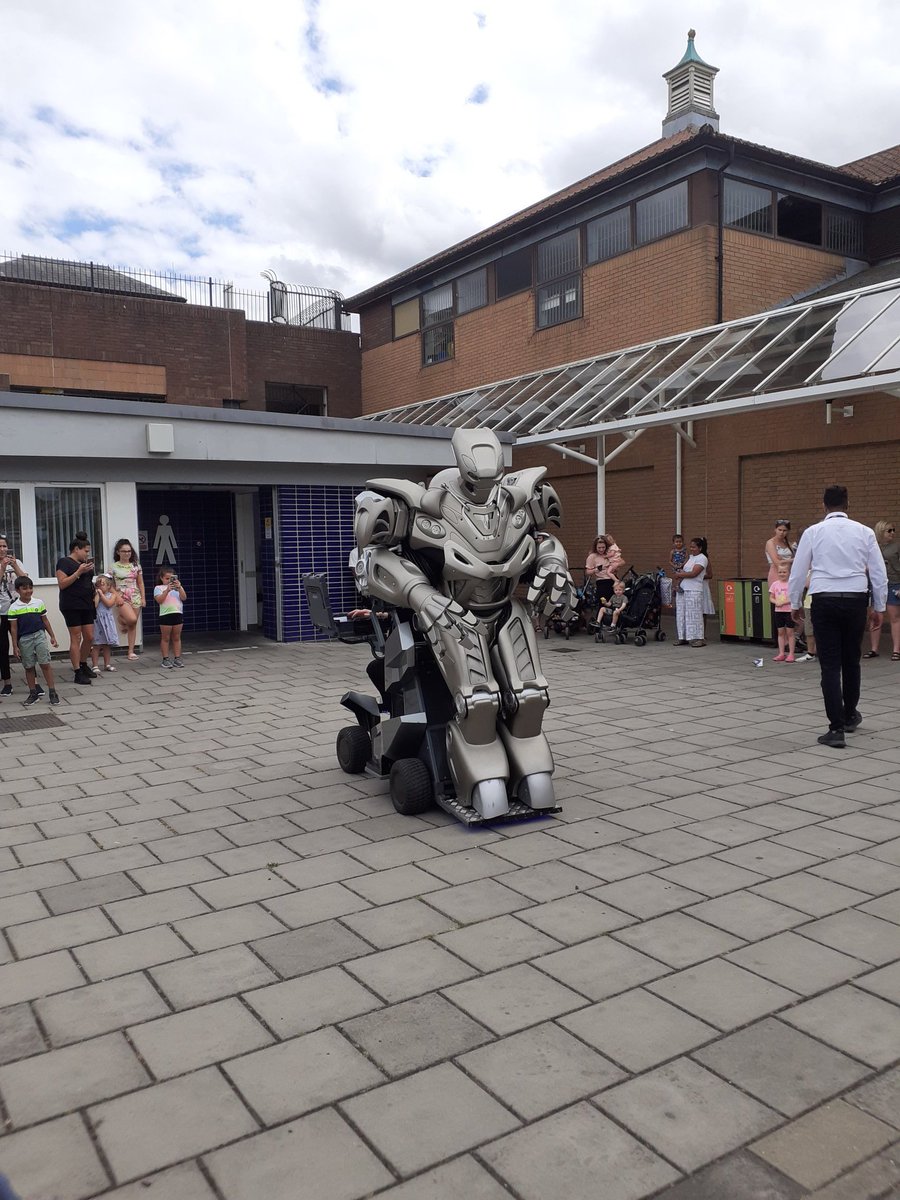 Great to see Titan the robot in the <a href="/GuineasShopping/">The Guineas Shopping</a> <a href="/LoveNewmarket/">Love Newmarket</a>