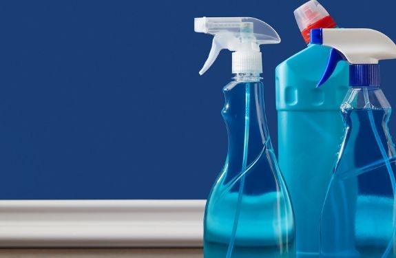 If you like to follow a cleaning list, then this Printable House Cleaning Checklist is for you! It features, daily, weekly, monthly and quarterly tasks! simplyfrugal.ca/printable-hous…