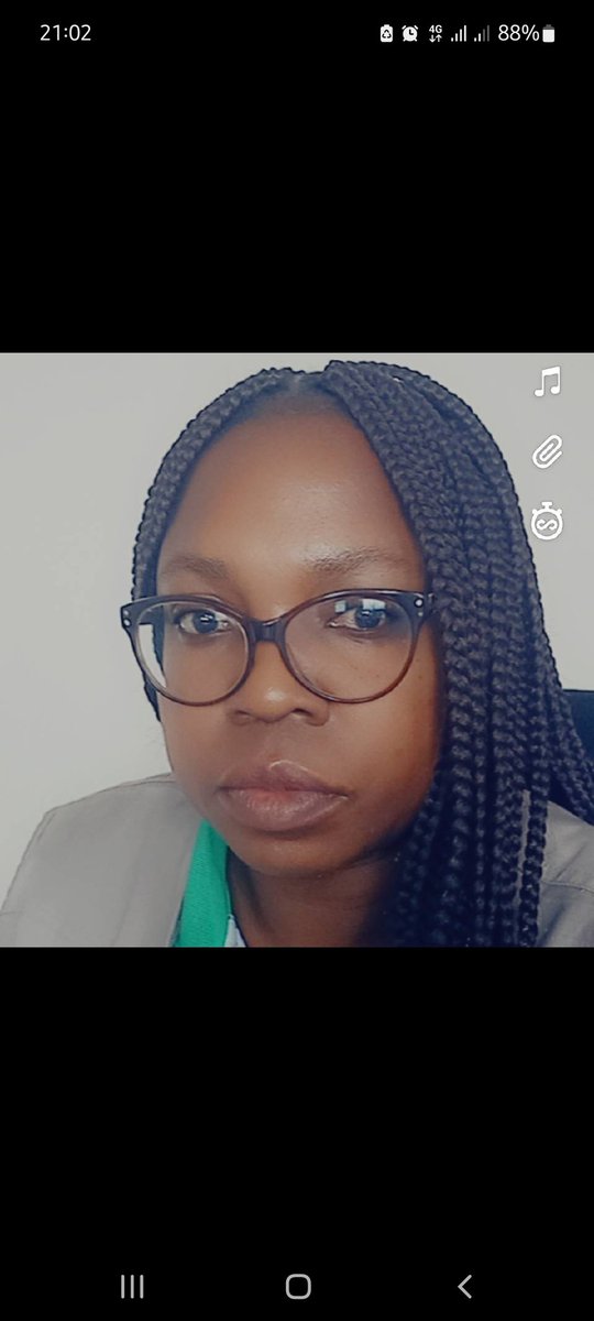 MarilynMuts tweet media