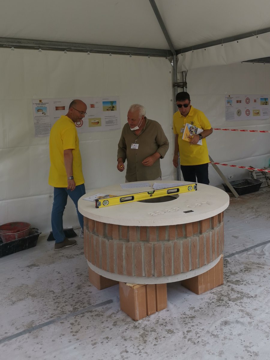 EsefCpt's tweet photo. Si è svolto sabato 30 luglio 2022, nella splendida cornice di Alatri, l’VIII° Concorso di Arte Muraria. I vincitori, ai quali è stata consegnata la cazzuola d'oro, parteciperanno alle selezioni Regionali di "Ediltrophy 2022", che si terranno ad Amatrice il prossimo 17 Settembre. https://t.co/8iV1xkT3m8