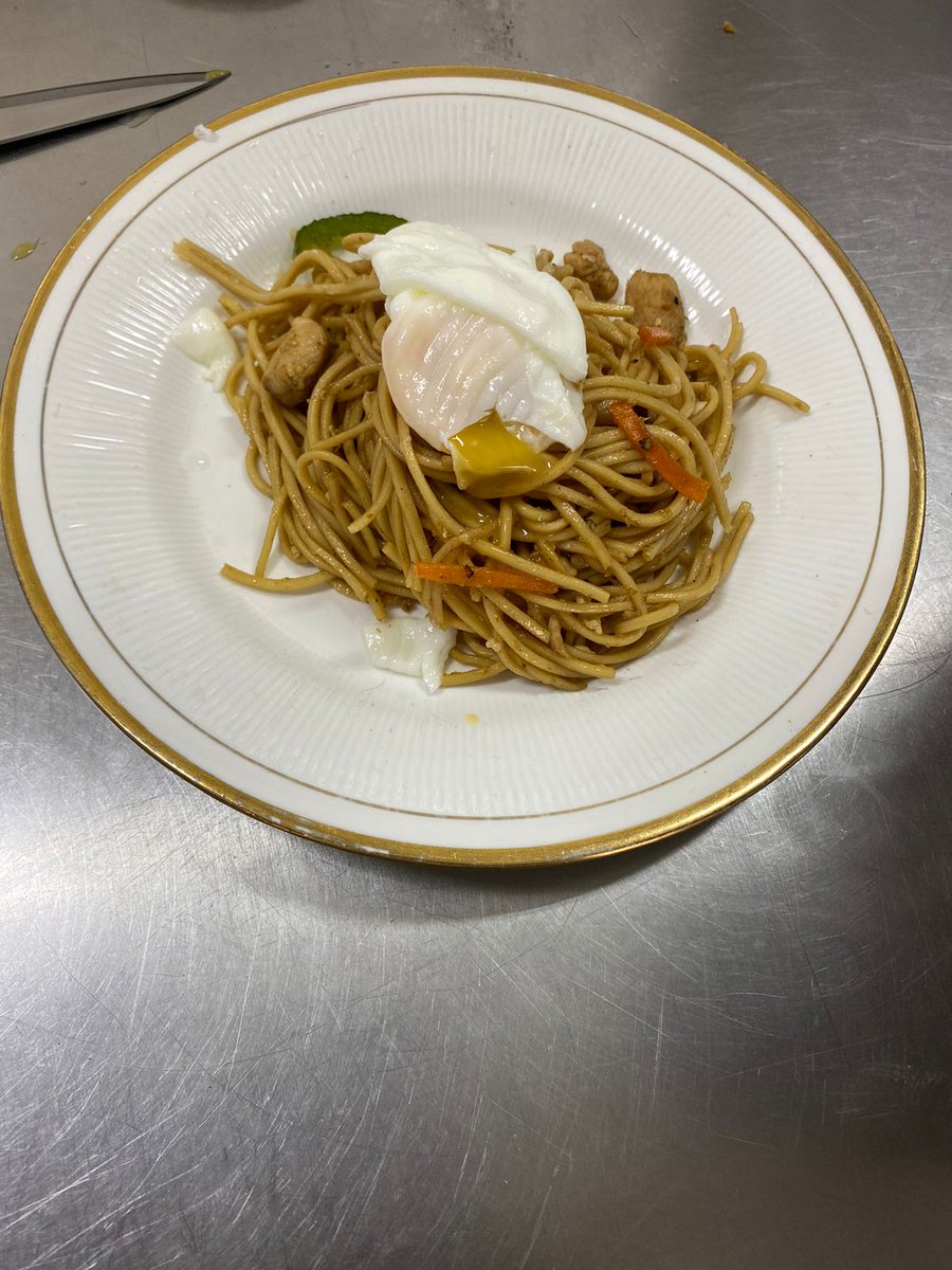 hrithik_b18's tweet photo. 👨‍🍳 https://t.co/9C57ZJiKZ1