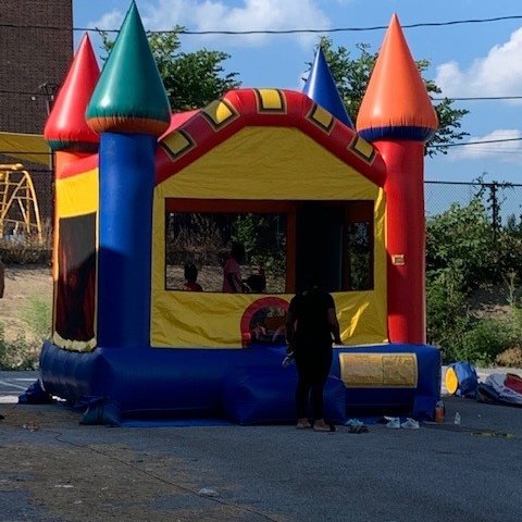 CoppinStateUniv's tweet photo. Building #communityconnections: #CoppinStateUniversity Public Safety Chief Dameon Carter participated in a #NationalNightOut2022 event hosted by @BaltimorePolice. This annual event helps strengthen ties between #publicsafety community &amp; people they serve. @TheJusticeDept https://t.co/rClKPZtnvy