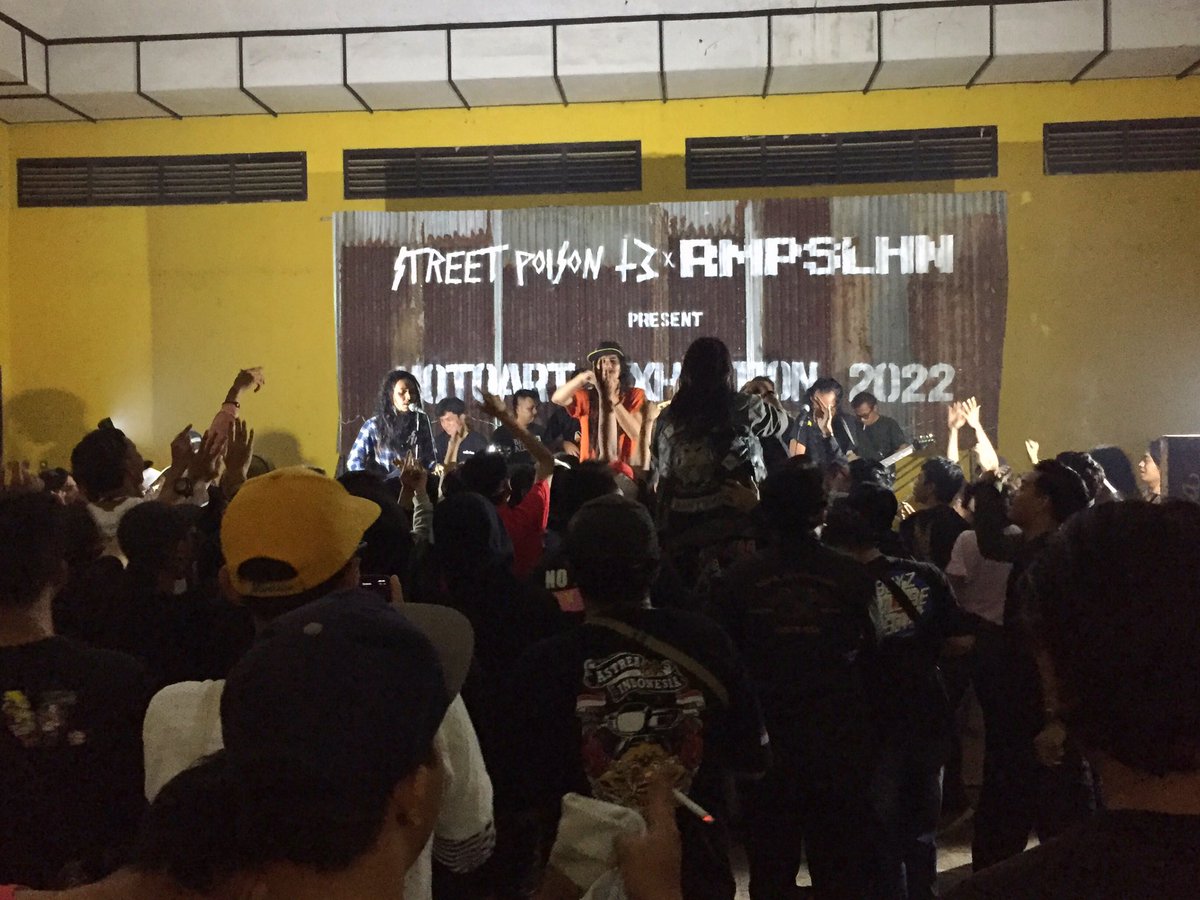selamathariair's tweet photo. Motoart Exhibition 2022 Banjarnegara, 31 Juli 2022

STREET POISON 13 x RMPSLHN https://t.co/VD8VmUXrW5