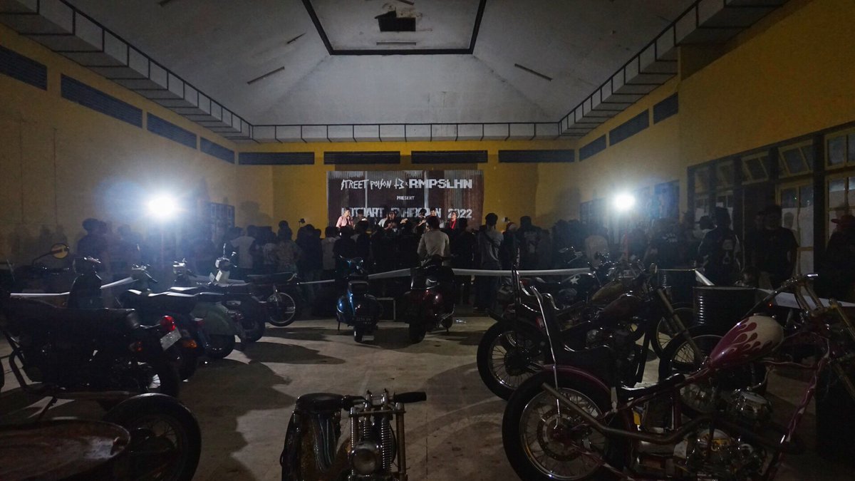selamathariair's tweet photo. Motoart Exhibition 2022 Banjarnegara, 31 Juli 2022

STREET POISON 13 x RMPSLHN https://t.co/VD8VmUXrW5