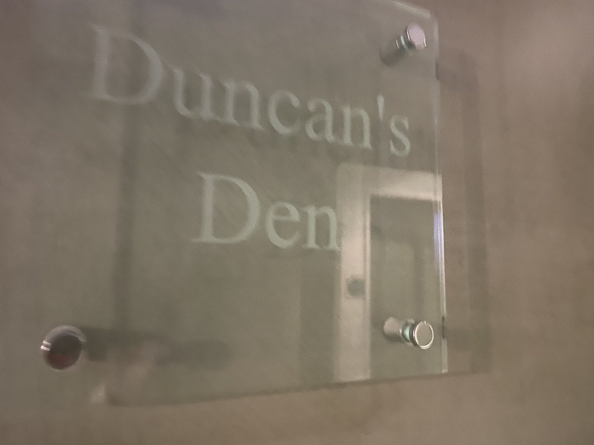 Last minute night away with my big sister @tammidoll fabulous hotel and spa package, staying in ‘Duncan’s Den’ @charltonhouse @Bannatyne #relaxing #destressing #sistertime