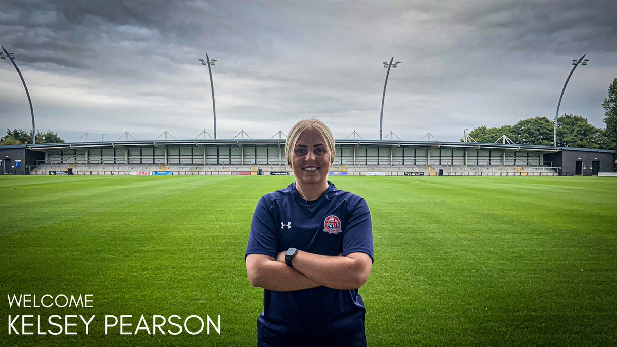 FyldeWomenFC's tweet photo. 𝗪𝗘𝗟𝗖𝗢𝗠𝗘 𝗞𝗘𝗟𝗦𝗘𝗬 🤝

We are delighted to announce the signing of Kelsey Pearson, the fullback joins us having previously played at Blackburn Rovers.

✍🏼 @Kelsey_P123 
#Borntobefylde https://t.co/XLvW40yJ6g