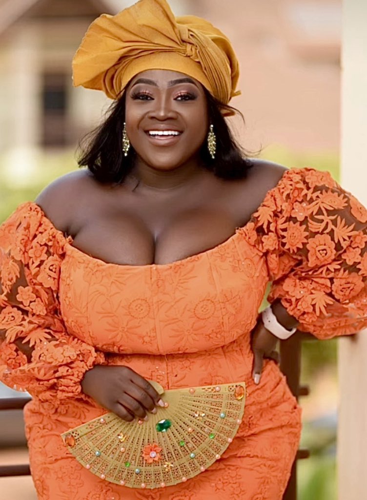wrapsofmonroe's tweet photo. Our #womeninwrapswednesday goes to the beautiful and talented @ama_tarsha. This Ghanaian Beauty is great as what she does 🙌🏾
Check out her business 👉🏾👉🏾 @jamatarsh
.
.
#entrepreneurship
#entrepreneur
#queen
#blackgirlmagic
#headwrapstyle
#styling https://t.co/G4UIIMfyqJ