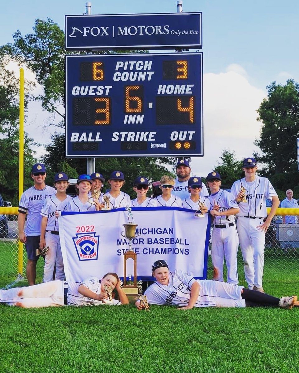 GPWSLL's tweet photo. Parade Time!!!!! Join @gpfcll2019 tomorrow at 8:30 to send the 12u team off in style!! GP Police will escort the team from the Kerby Dog Park to I-94! Help send these kids off in style. #gpwsll #littleleague @llws2022__ #grossepointe #grossepointewoods #grossepointeshores #gpfc https://t.co/3msGRbr1Wb