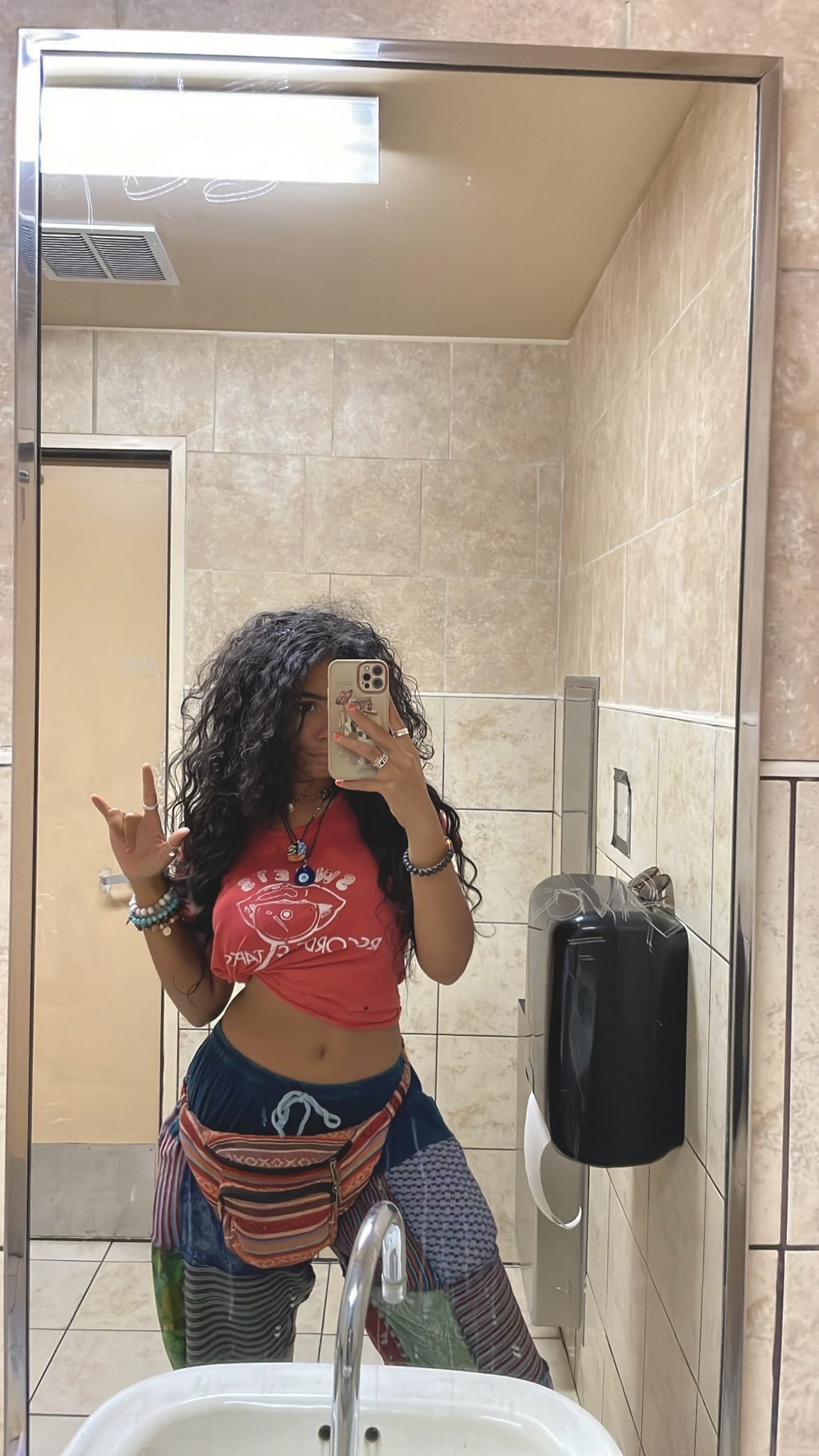 TW Pornstars - 1 foto. Helayna Marie. Twitter. Been on the road since