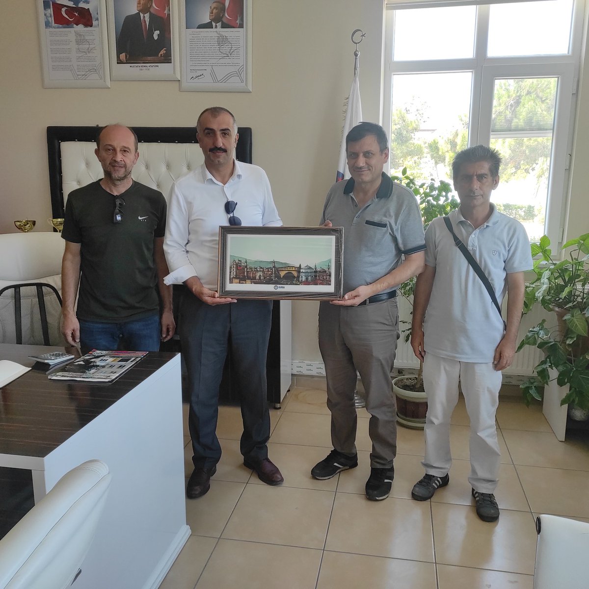 Mehmet Ali DURSUN (@dursunalimehmet) on Twitter photo Mudanya Mürsel Mesleki ve Teknik Anadolu lisemize okul müdürü olarak atanan Ese GÜNDOĞDU hocamı ziyaret ettik. Yeni görevinin hayırlı olmasını diliyorum.
<a href="/murselmtal1/">Mürsel Mesleki ve Teknik Anadolu Lisesi</a> <a href="/GundogduEse/">ESE GÜNDOĞDU</a> <a href="/ruhat69/">Ruhat BAYRAKOĞLU</a> <a href="/FatihHo26178628/">Fatih Hoca</a> Mudanya Mürsel Mesleki ve Teknik Anadolu lisemize okul müdürü olarak atanan Ese GÜNDOĞDU hocamı ziyaret ettik. Yeni görevinin hayırlı olmasını diliyorum.
<a href="/murselmtal1/">Mürsel Mesleki ve Teknik Anadolu Lisesi</a> <a href="/GundogduEse/">ESE GÜNDOĞDU</a> <a href="/ruhat69/">Ruhat BAYRAKOĞLU</a> <a href="/FatihHo26178628/">Fatih Hoca</a>