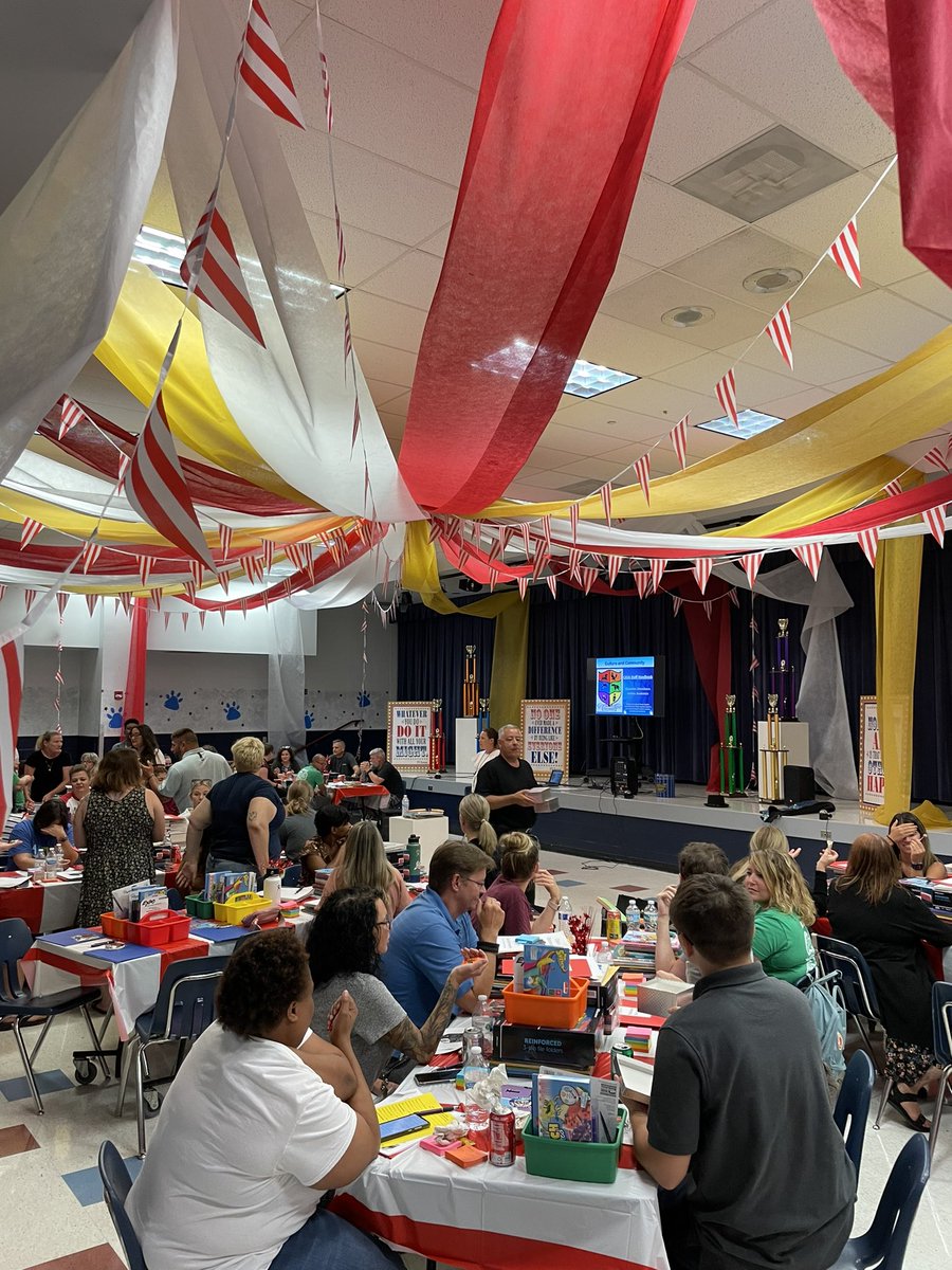 Welcome back! We are very excited for the 22-23 school year! <a href="/KurtSBrowning/">Kurt S Browning</a> @cdgantt <a href="/WoodlandJohnson/">Woodland Johnson</a> <a href="/mtoncich1/">Mike Toncich</a> <a href="/pascoschools/">Pasco County Schools</a> #WeAreChasco