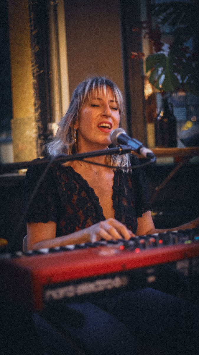 Piermalessia's tweet image. It was great to go back live with my two new 'babies':
Nord Electro 6 and Boss RC 505 Loop machine.

Thank you @IslingtonRadio!!! 

#liveinlondon #nordelectro #loopartist #live #gig #indipendentartist #singersongwriters #indie #neosoul #newmusic #3lies #jazz #soul #blues #radio