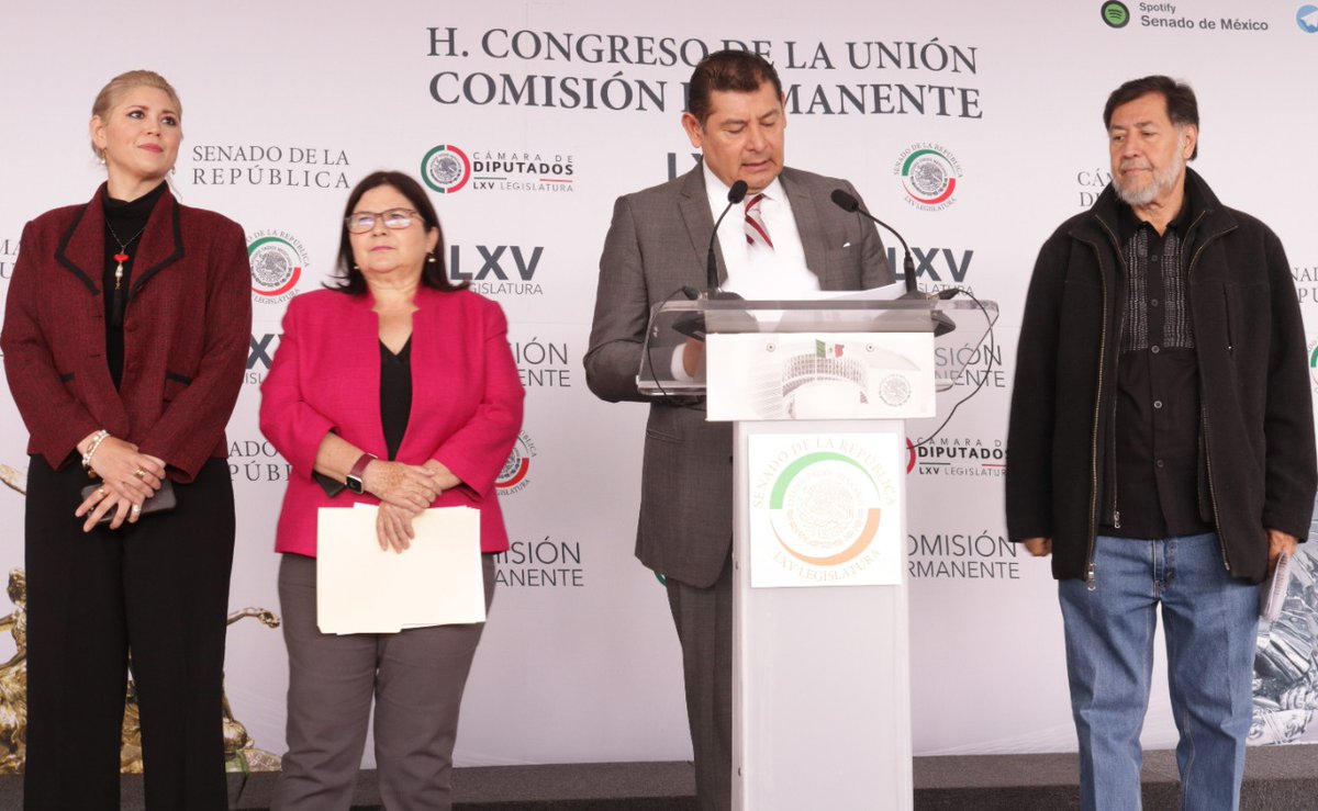 armentapuebla_'s tweet photo. En rueda de prensa con medios de comunicación nacionales @MorenaSenadores @DiputadosMorena compartimos la necesidad de cuidar el agua como un derecho humano para las necesidades básicas de la población.

En @PartidoMorenaMx trabajamos a favor de las y los mexicanos. https://t.co/IZcEcZukpB