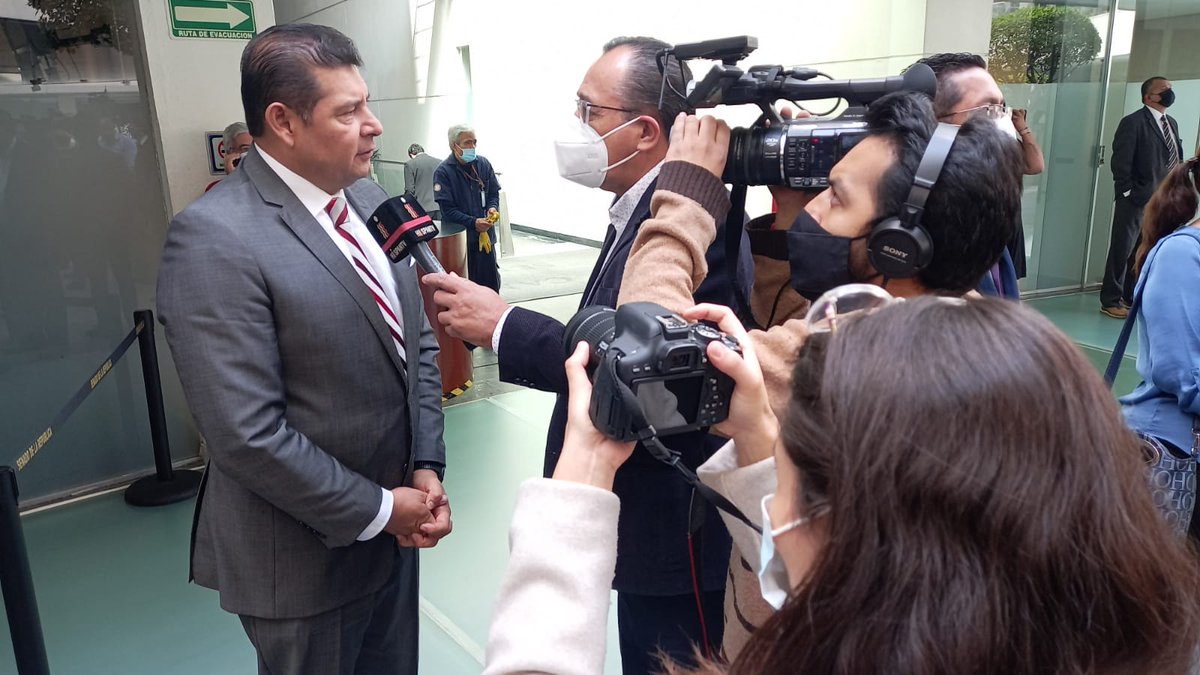 En rueda de prensa con medios de comunicación nacionales <a href="/MorenaSenadores/">Senadores Morena</a> <a href="/DiputadosMorena/">Tus Diputadas y Diputados Morena</a> compartimos la necesidad de cuidar el agua como un derecho humano para las necesidades básicas de la población.

En <a href="/PartidoMorenaMx/">Morena</a> trabajamos a favor de las y los mexicanos.