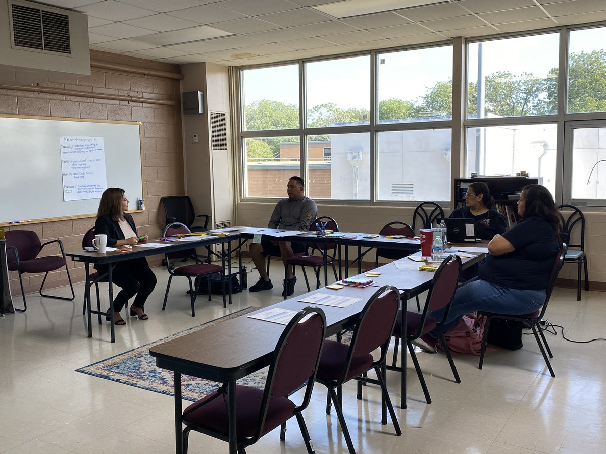 Way to go Stacey, EISD Advanced Academics! Leading our AVID and College Pathways teachers 👍🏽 EISD scholars will be ready for success! <a href="/EISDofSA/">Edgewood ISD</a> <a href="/DrH_OnTheEdge/">Doctor.H 🇲🇽🇺🇸</a> <a href="/philrchavez/">Phillip Chavez</a> <a href="/robert_basurto/">Dr. Robert Basurto</a> <a href="/teri_silva/">Teresa Silva, Ph.D.</a> <a href="/StaceyEllen0305/">Stacey</a>