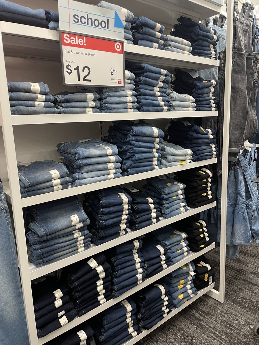 Èlee Devine tweet media