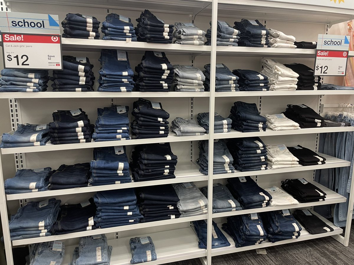 Èlee Devine tweet media