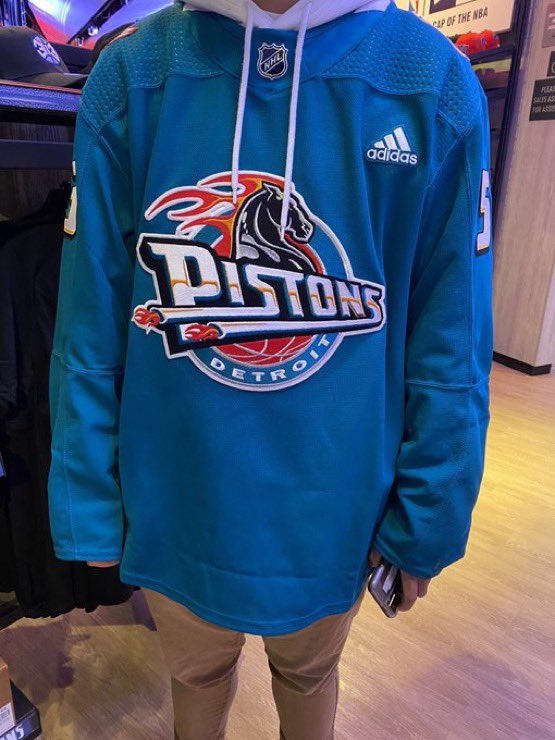 woodwardsports's tweet photo. Hey @DetroitRedWings we’re just going to set this here…

#ReturnOfTheTeal | @DetroitPistons https://t.co/CIo8VfxeYB