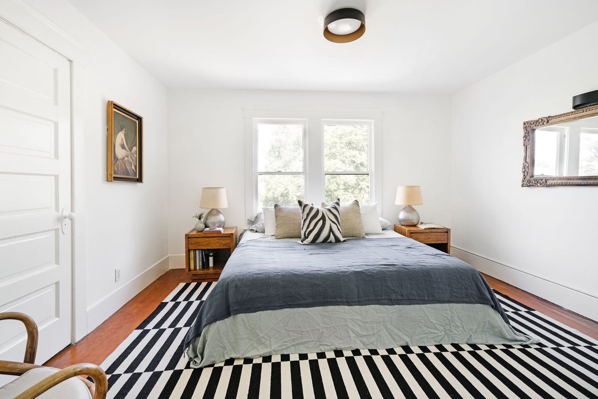 MattMorgus's tweet photo. Just Listed: 

1644 Maltman Ave 🏠🏠🏠. This #silverlake triplex in the heart of #sunsetjunction was originally built in 1905 and has been owned by the same family for over 30 years!

Located on a large lot just steps to Sunset Junction’s many shops and restaurants. $1,799,000. https://t.co/0ClP3sjalp