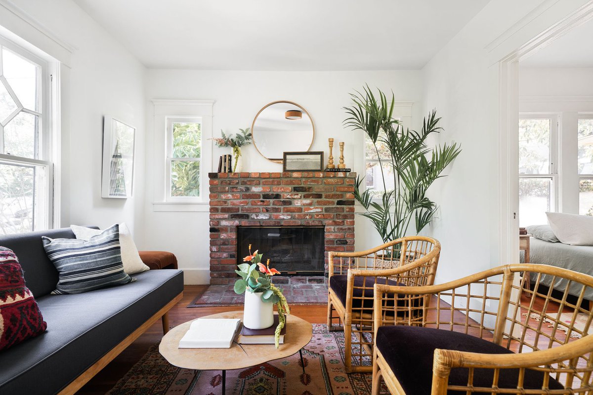 MattMorgus's tweet photo. Just Listed: 

1644 Maltman Ave 🏠🏠🏠. This #silverlake triplex in the heart of #sunsetjunction was originally built in 1905 and has been owned by the same family for over 30 years!

Located on a large lot just steps to Sunset Junction’s many shops and restaurants. $1,799,000. https://t.co/0ClP3sjalp