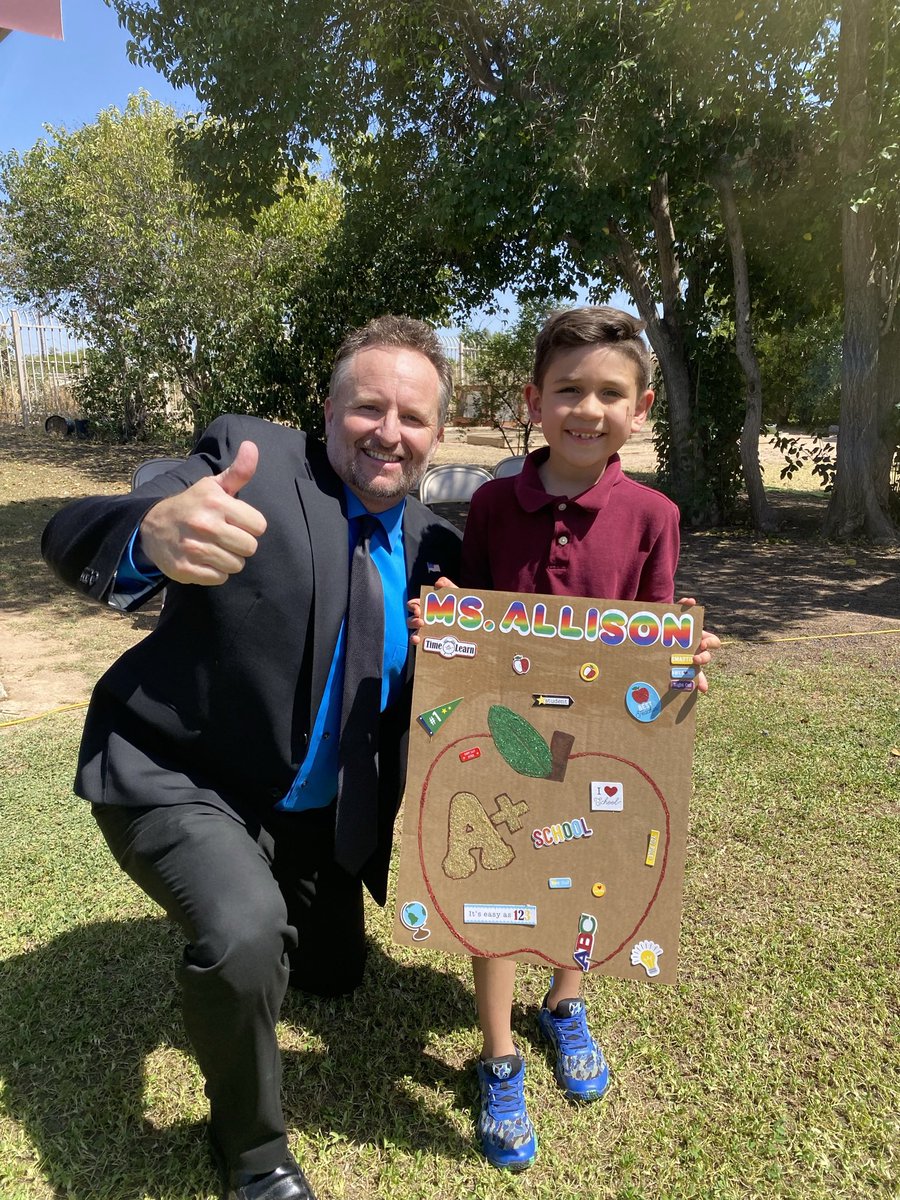 Back to School! Welcome Back to our <a href="/sunnysideusd/">Sunnyside Unified School District</a> family! 👍 Have a great first day of school! #pimacountyschools <a href="/thesuperteacher/">Dustin J. Williams 📚</a>