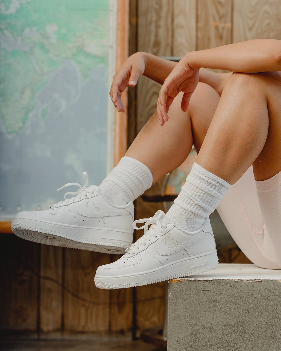 white nike socks with air force ones