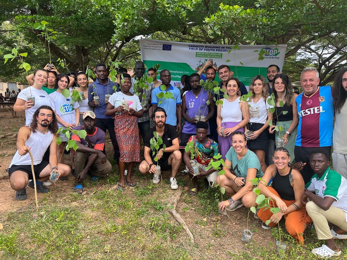 kargencclub's tweet photo. Erasmus+ Capacity Building Youth destekleri kapsamında koordinatörü olduğumuz STOP(Small Touches For Our Planet)adlı projemizin gençlik değişimini Togo’nun Kpalime şehrinde tamamladık. Muhteşem Afrika doğası bizi gezegenimizi iklim çalışmalarına extra motive etti. #stopforplanet https://t.co/3JyuB0XTwk