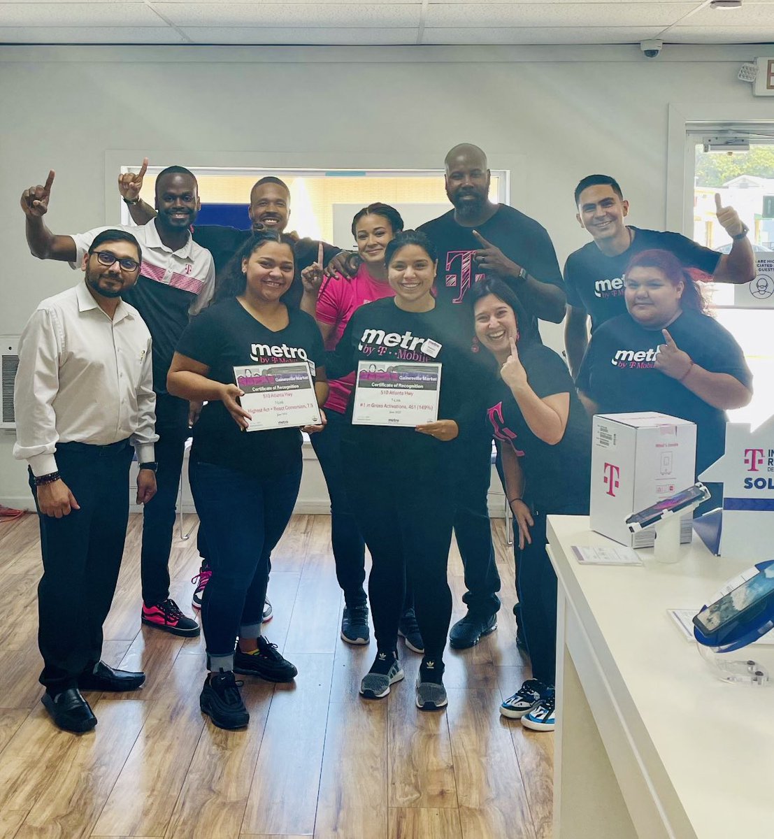 Great day in the field! Thank you Emily, Meagan, & Kevin for visiting the Gainesville market! Shout out to T-Link 510 Atl Hwy for leading the way in overall Acts & Conversion. 📈#metrobytmobile #gogrowwin #smra