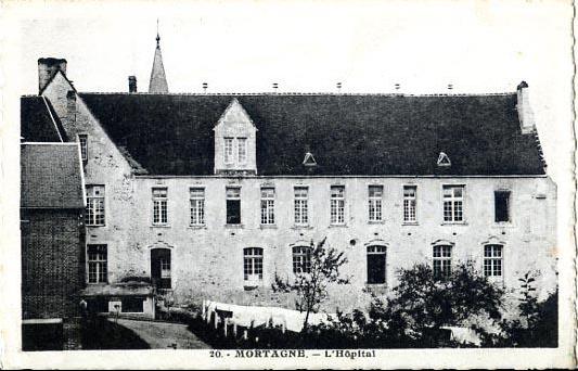 reseaudesmusees's tweet photo. / #QECO - la réponse /
Voici une #gravure de l'#église de l'#hôpital d'#Orbec, issue de "La #Normandie pittoresque et monumentale" éditée en 1845 (#dessin de Félix Thorigny 1824-1870): https://t.co/LvLAsaYMOP. En bonus, une sélection d'hôpitaux normands #Mortagne #Rouen #SaintLo https://t.co/ndGENXXWID