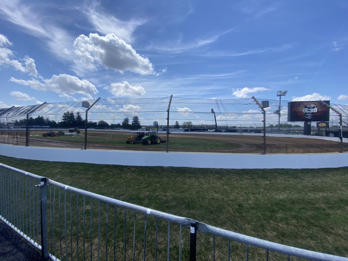 ClausonMarshall's tweet photo. It’s time for the @Driven2Save #BC39!
It’s been a while since we’ve played in the dirt at @IMS but our guys are ready to rip!
@TyCourtney7BC in the @NosEnergyDrink #7BC
@EmersonAxsom in the @Driven2Save #39BC
@RyanJNewman in the #Driven2SaveLives #39N https://t.co/pkHxBVj4e1