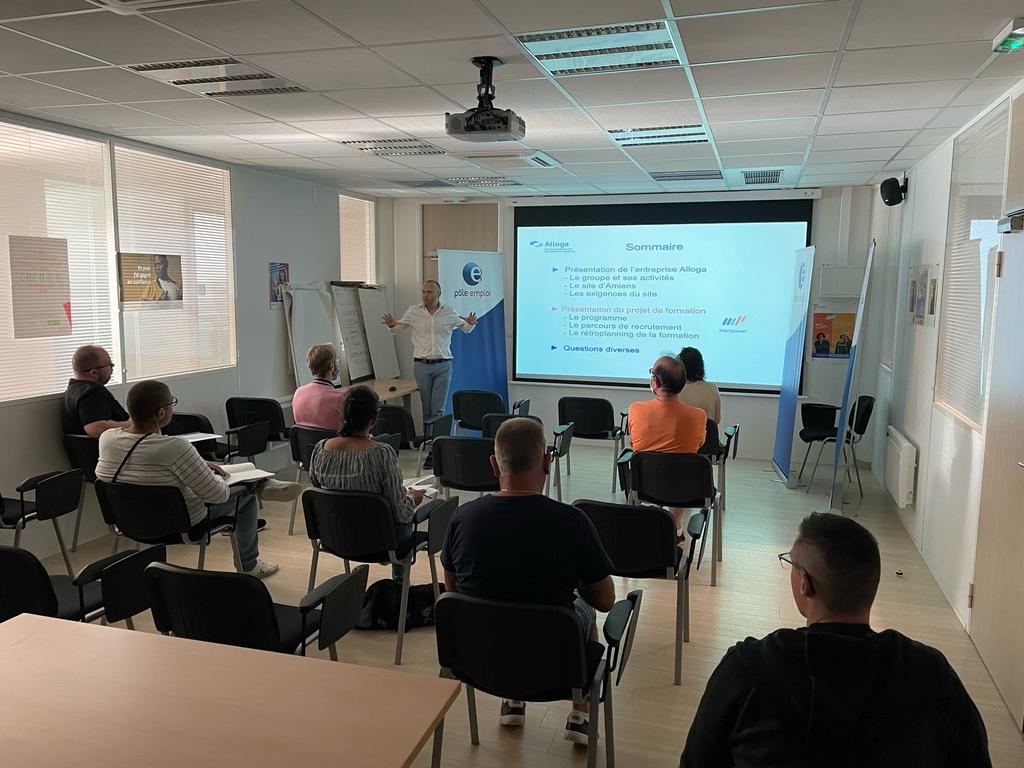 #TousMobilisés @poleemploi_HDF  Les agences d'Amiens mobilisées pour aider les #entreprises dans leurs #recrutements. #ALLOGA via <a href="/ManpowerFrance/">Manpower France</a> 14 postes, 1ère session de recrutement pour 9 demandeurs d'emploi. Objectif PLEIN EMPLOI 🎯
<a href="/BoucauxLaurent/">Laurent Boucaux 🎯</a>
<a href="/bertucat9/">Sophie Bertucat</a> <a href="/yann_richet/">yann.richet</a>