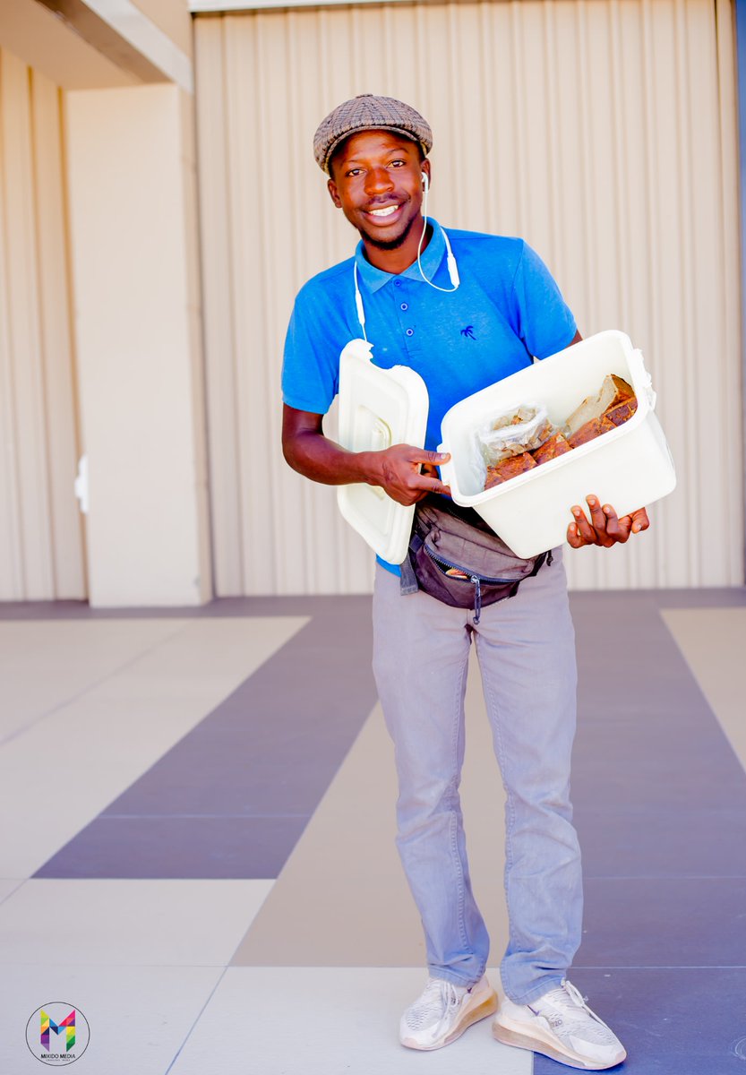 This young man makes and sell Omingome for N$ 5-00 a piece and N$ 60-00 a whole one. 
He's apparently based in Oshakati, and I belive he's a student too, call him on +264813512141.
Let's make his hustle famous NamTwitter. Retweet when you see this on your TL.🙏🥺