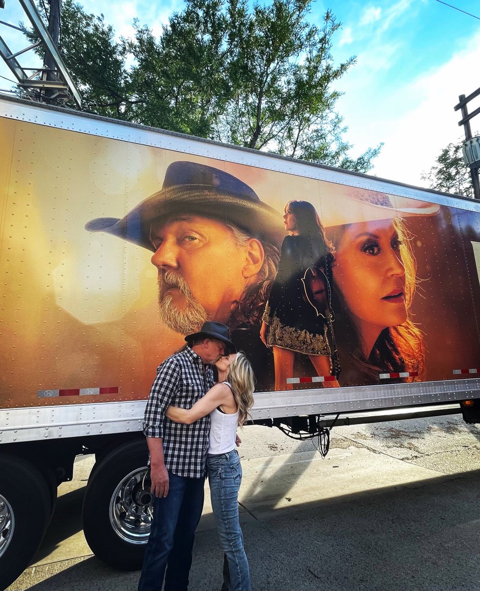 Victoria Pratt tweet media