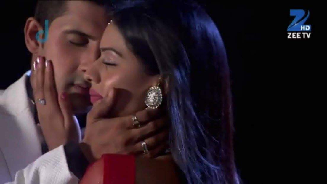 8 YEARS OF JAMAI RAJA 
<a href="/Theniasharma/">NIA SHARMA</a> <a href="/_ravidubey/">Ravi Dubey</a> ❤