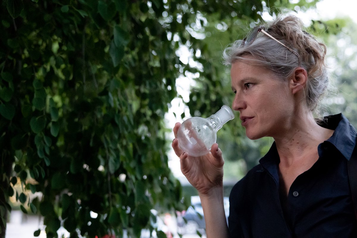kersnikova's tweet photo. 🌳AGNES MEYER-BRANDIS: 'One Tree ID' at @JSI_SLO 🌳
You are invited to the opening of the exhibition on the 7th of September, where you will be able to wear the perfume of this very tree.
Foto: Nada Žgank
#onetreeid #agnesmeyerbrandis #treecloud #JSI_SLO https://t.co/SNW0p2yWI8