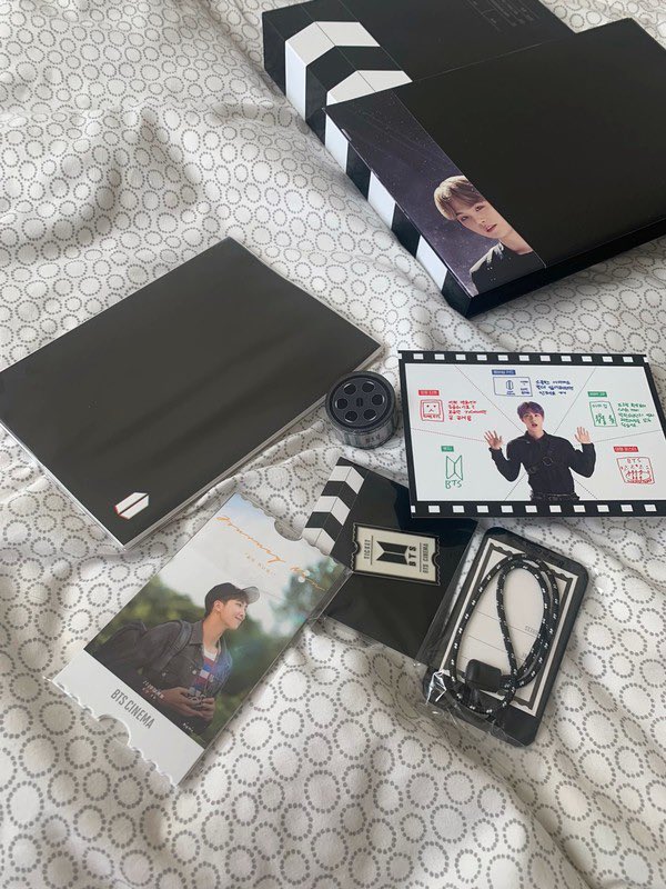 KEYLLISA_twt's tweet photo. Scopri il {catalog} % che vendo su @Vinted. Taglia  a 60,00 € €! #bts ⁦@BTS_twt⁩ #kpop  https://t.co/DqQmAr27J9 https://t.co/YigIfruz1f
