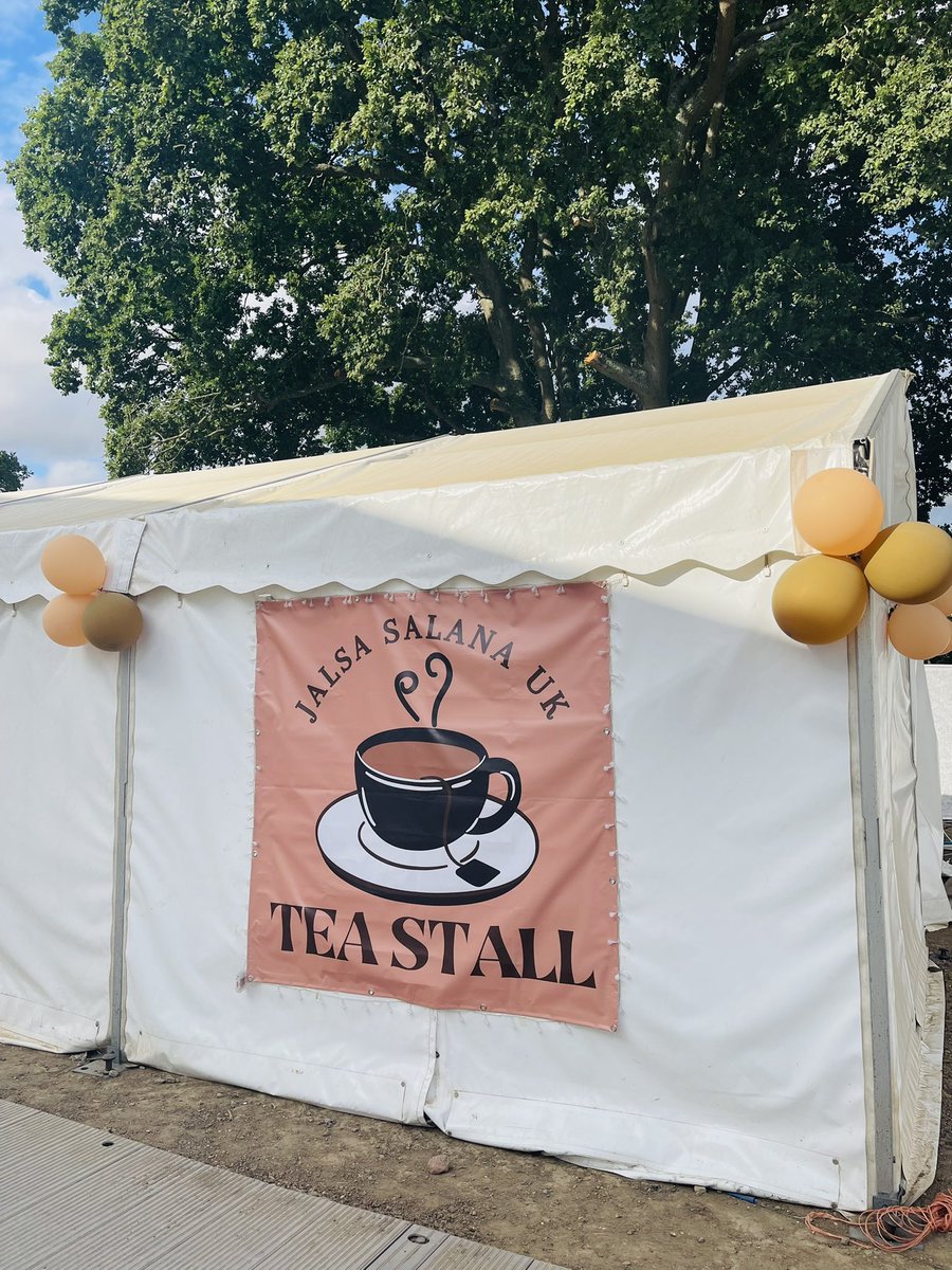 farihahammad's tweet photo. The ever popular tea stall at #JalsaUK https://t.co/xHp1VgEt3O