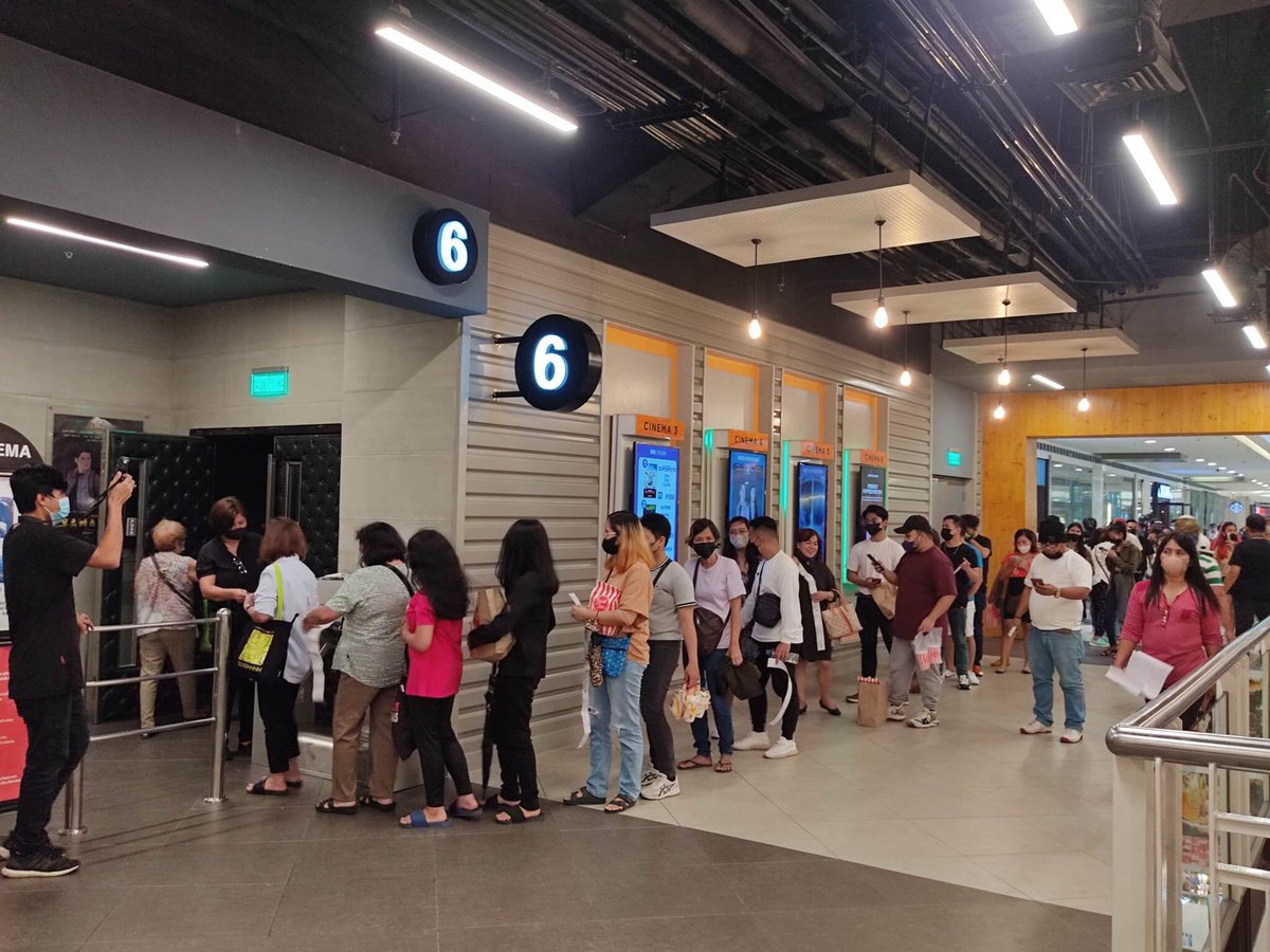 anjmarey's tweet photo. Sold out at blockbuster nga 🤭 cinema 2 vs. cinema 6 sm fairview https://t.co/gVJ5A7aKd0