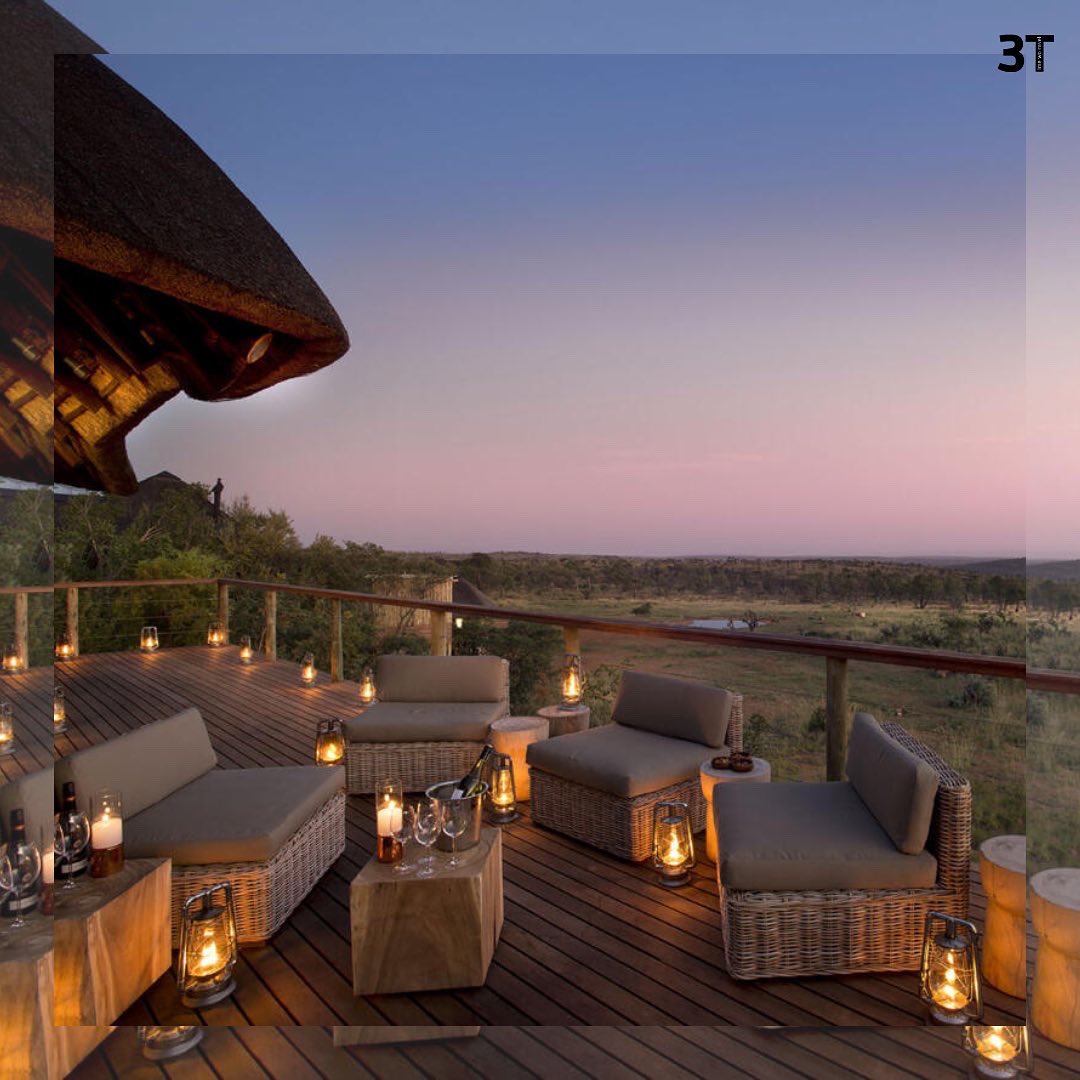 TimeTwoTravel_'s tweet image. Mhondoro safari lodge &amp;amp; villa, South Africa 🐘

Discover this beautiful 5 star safari lodge located in the Welgevonden Game Reserve in Northern South Africa. Suites and villa of very high standing for an optimal relaxation 🦒

#SouthAfrica #safari #big5 #timetwotravel #Travel