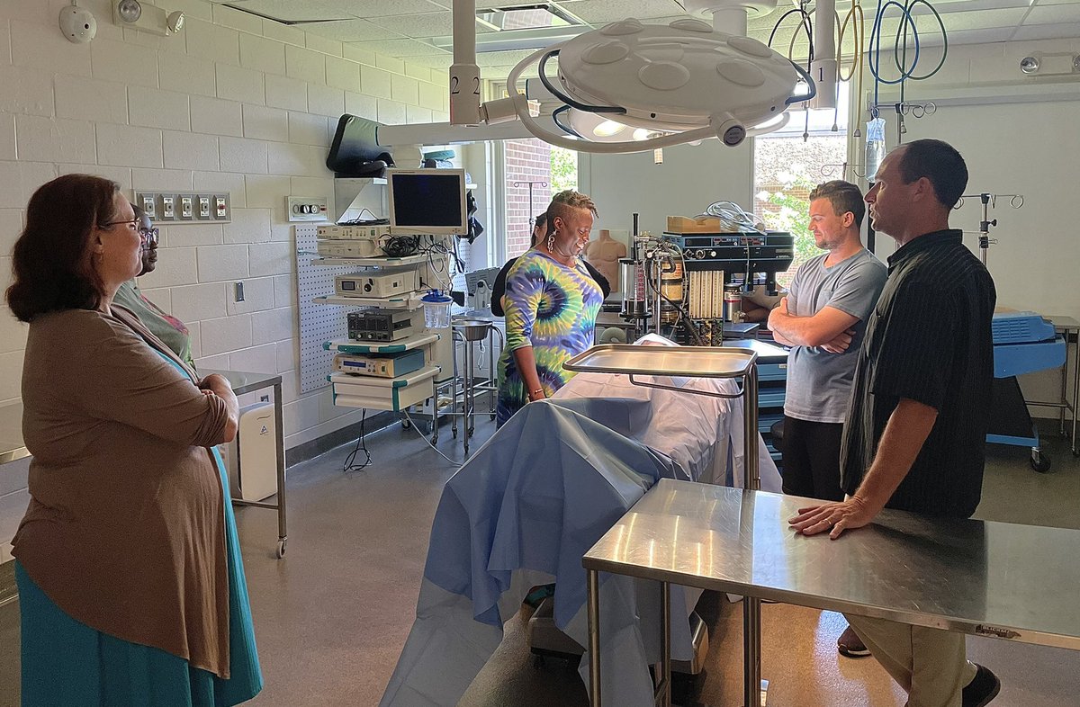 NashvilleState's tweet image. Loved having @PearlCohnHS health science educators on campus today for a discussion and tour of labs:

✅ Central Sterile Processing
✅ Nursing
✅ Occupational Therapy
✅ Surgical Technology 

#CreatingPathways #Healthcare #GoodPaying #Careers