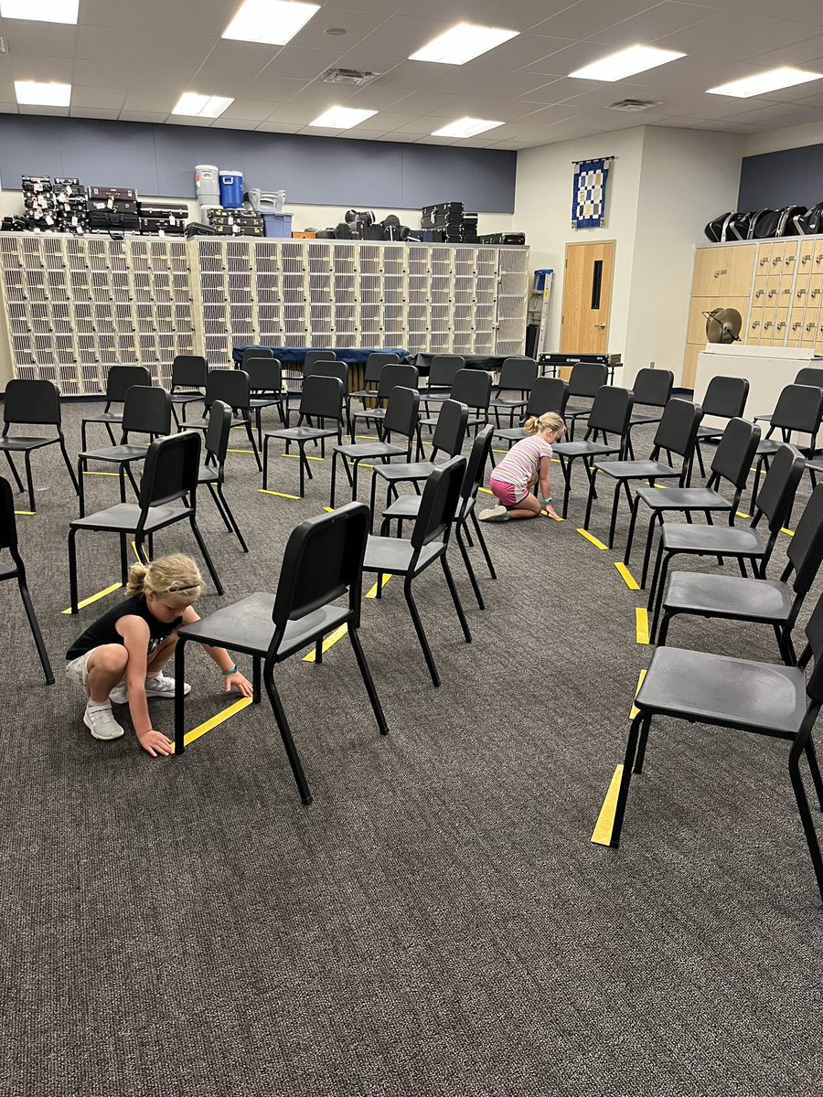 otmstigerbands's tweet photo. We are getting ready for you OTMS Bandos!!!🎶💙 @OTMSTigerPride https://t.co/tJZG7fzLSy